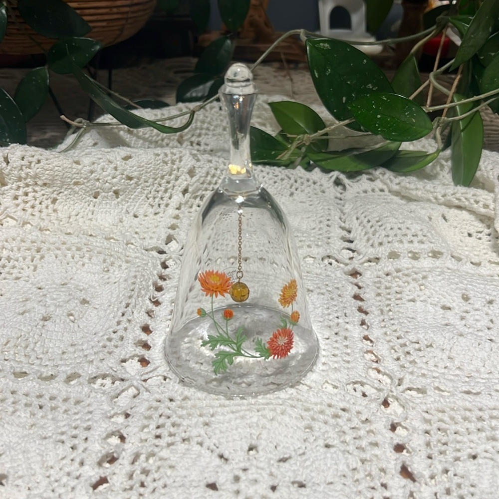 Vintage Avon Clear Glass 24% Full Lead Crystal Decorative Bell Floral design